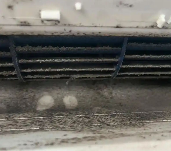 陵城空调吹的风有股烧焦味是怎么回事